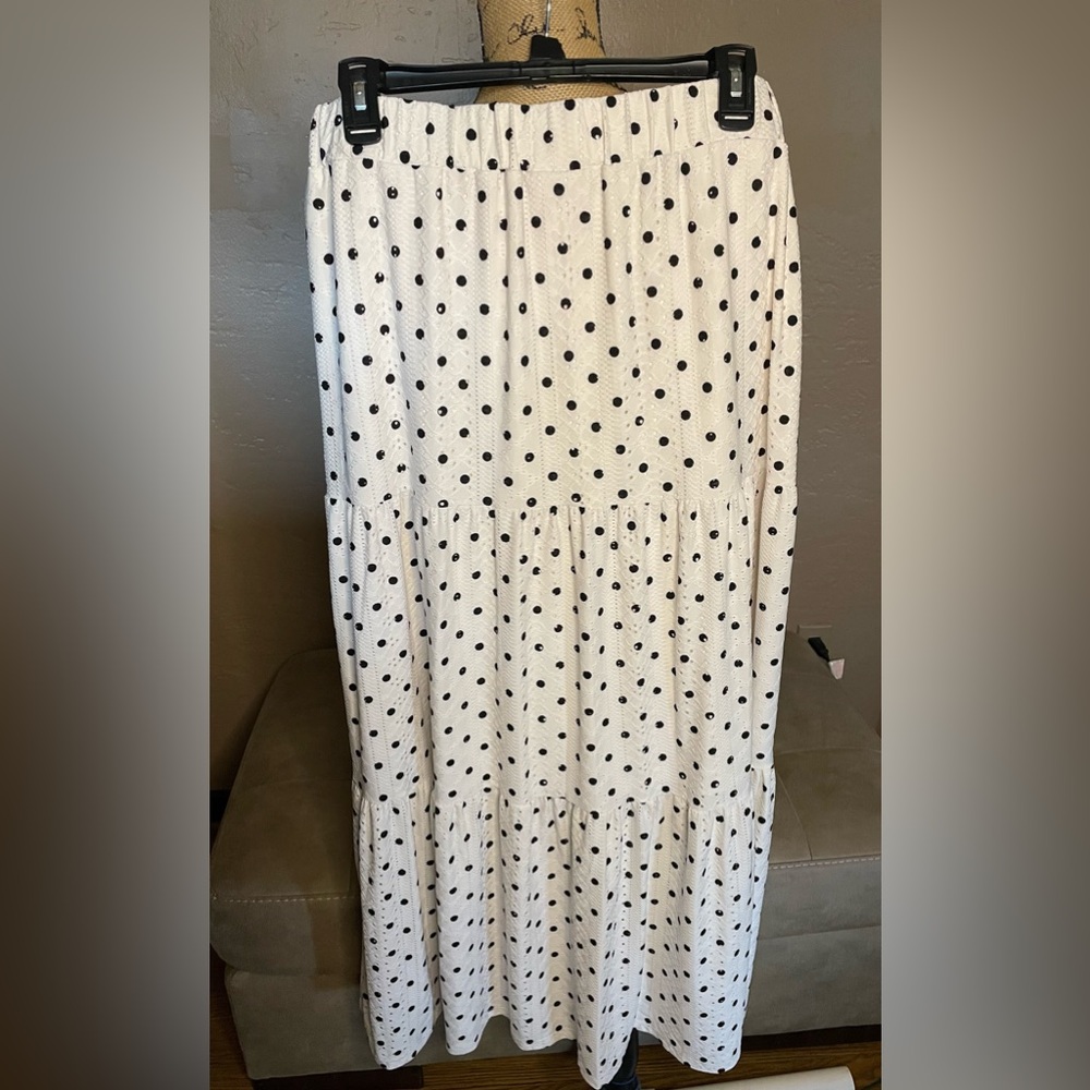 LuLaRoe Cream & Black polka dot Maxi A-Line Skirt Smocked Tiered Design Sz XL